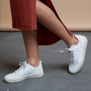 VEJA V10 EXTRA WHITE